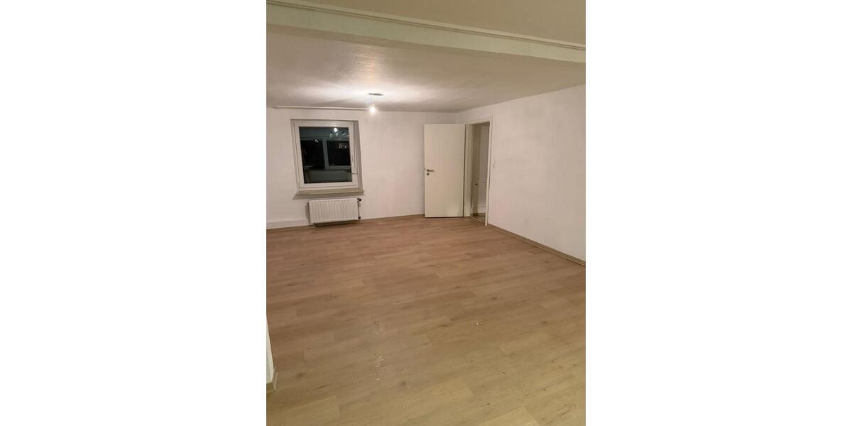 Etagenwohnung Bunde - 3 Zimmer, 120 m&sup2;, 950&euro; | Angebot:25026849