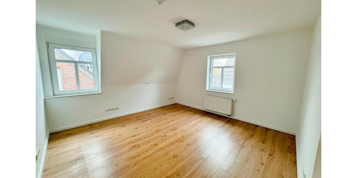 Doppelhaushälfte Norden - 3 Zimmer, 83 m&sup2;, 690&euro; | Angebot:25571597