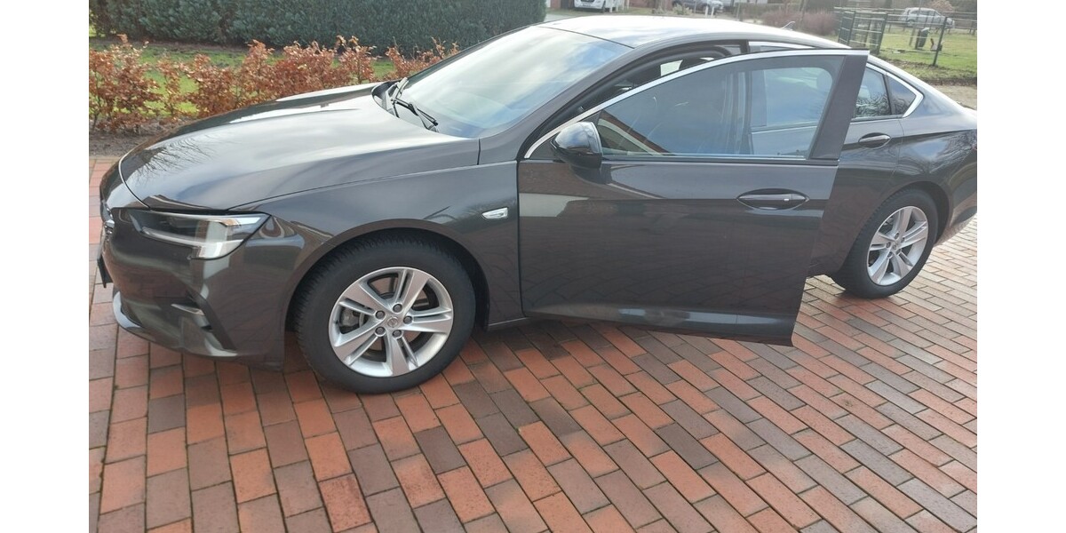 Opel Insignia 64.000 km 18.250 &euro; Westoverledingen 26810