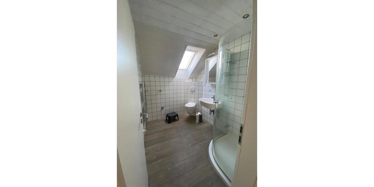 Dachgeschoßwohnung Westoverledingen - 1.5 Zimmer, 140 m&sup2;, 720&euro; | Angebot:26415959
