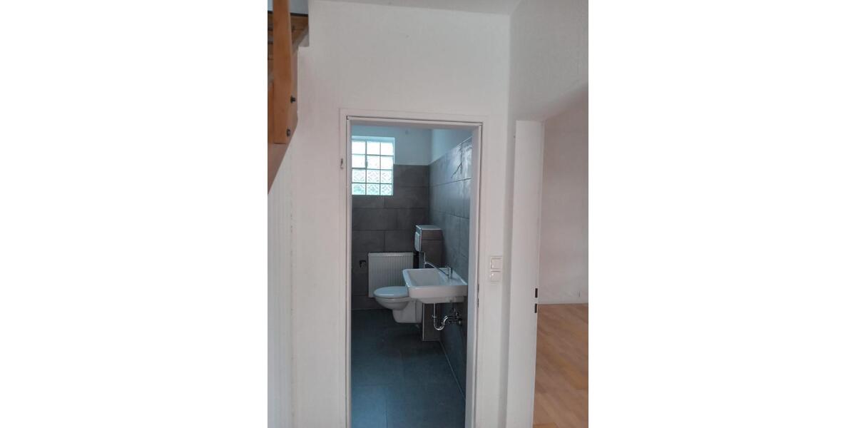 Mehrfamilienhaus, Wohnhaus Leer (Ostfriesland) - 5 Zimmer, 110 m&sup2;, 1.100&euro; | Angebot:26035555