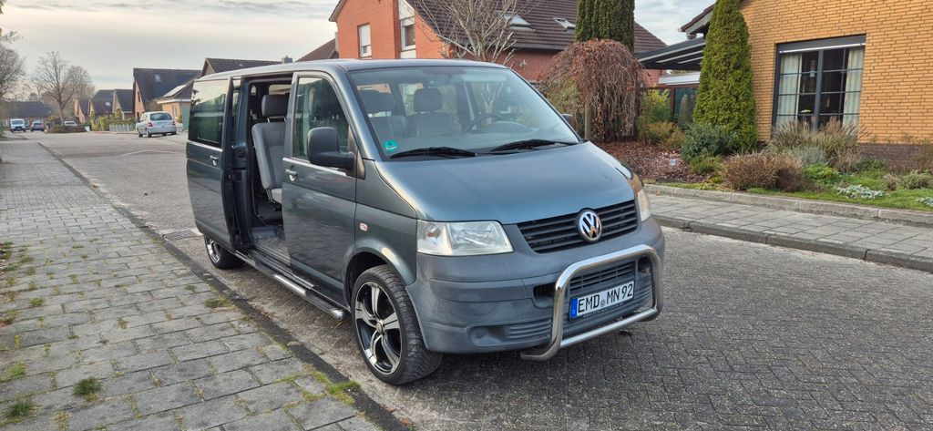 VW T5 Caravelle 183.000 km 9.500 &euro; Leer 26789