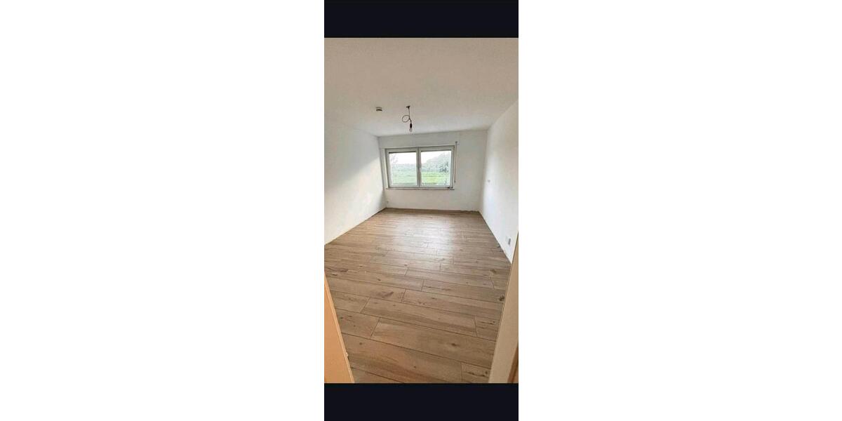 Etagenwohnung Großefehn - 5 Zimmer, 170 m&sup2;, 1.390&euro; | Angebot:26536409