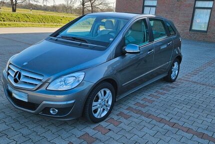 Mercedes-Benz B 180 66.817 km 9.850 &euro; Großefehn 26629