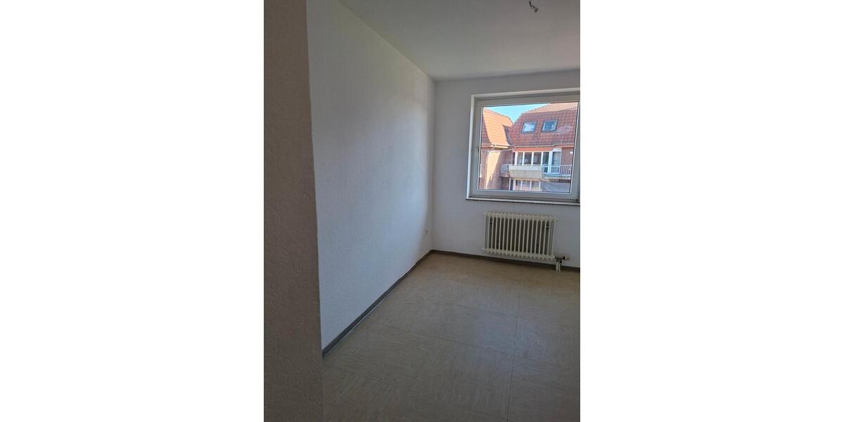 Etagenwohnung Emden - 4 Zimmer, 88 m&sup2;, 574&euro; | Angebot:25989528