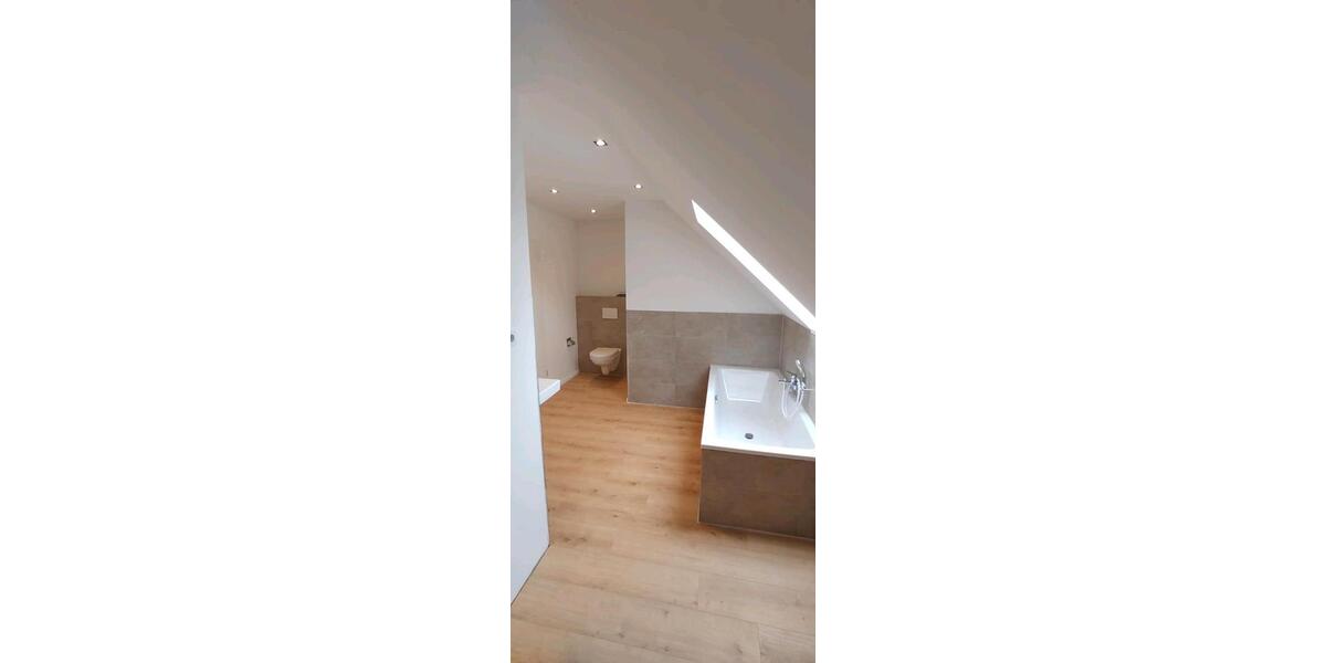 Etagenwohnung Großefehn - 5 Zimmer, 160 m&sup2;, 999&euro; | Angebot:24779412