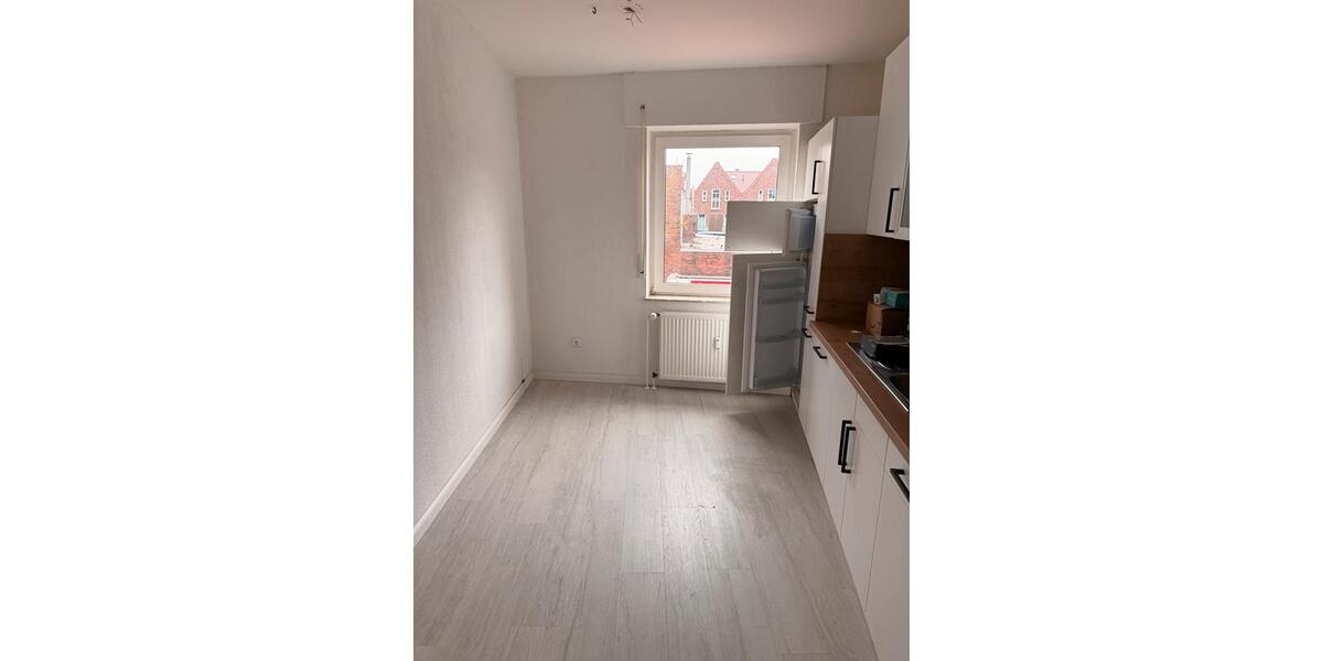 Etagenwohnung Emden Tholenswehr - 3 Zimmer, 119 m&sup2;, 800&euro; | Angebot:25650371