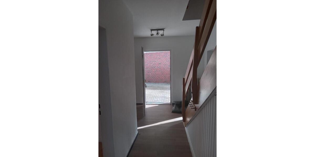 Mehrfamilienhaus, Wohnhaus Leer (Ostfriesland) - 5 Zimmer, 110 m&sup2;, 1.100&euro; | Angebot:26035555