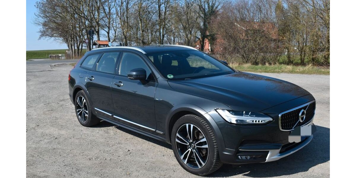 Volvo V90 Cross Country 48.500 km 31.900 &euro; Norden 26506