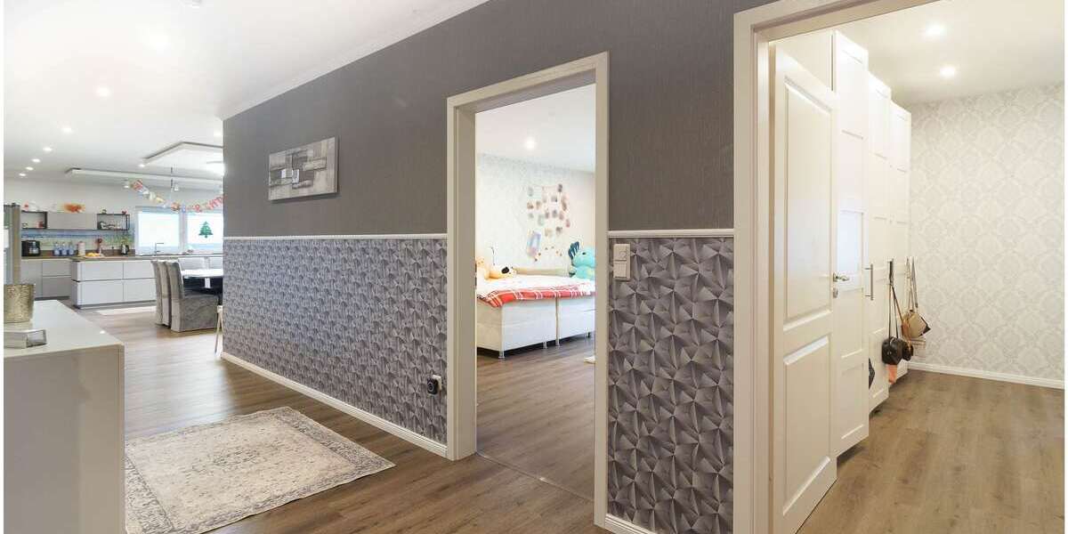 ***Modernes Anwesen - Haus mit Einliegerwohnung auf ca. 4.900 m² Grundstück mit Teich in Flachsmeer*** - Einfamilienhaus Westoverledingen | Angebot:23273632