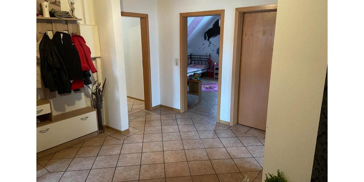 Dachgeschoßwohnung Westoverledingen - 5 Zimmer, 110 m&sup2;, 690&euro; | Angebot:23903881