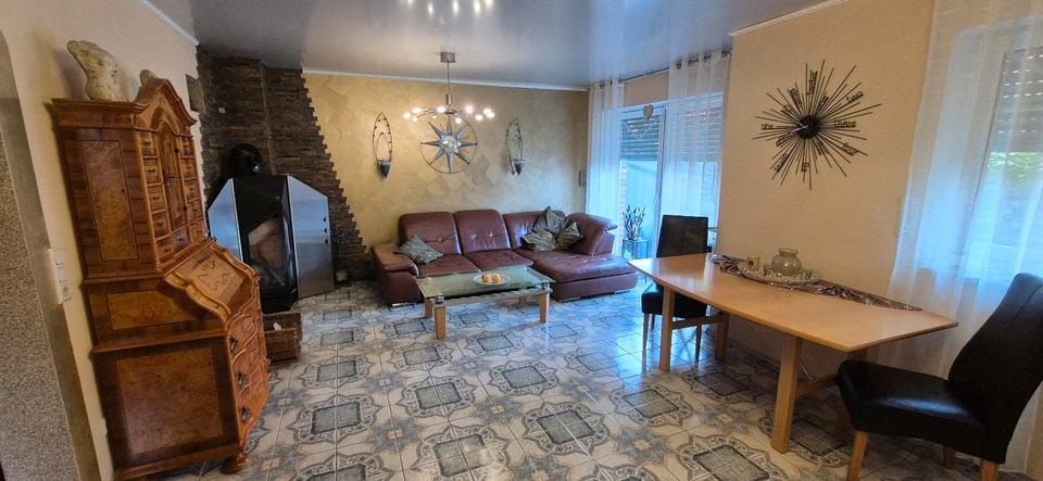 Einfamilienhaus Aurich Georgsfeld und Tannenhausen - 9 Zimmer, 260 m&sup2;, 650.000&euro; | Angebot:25283377