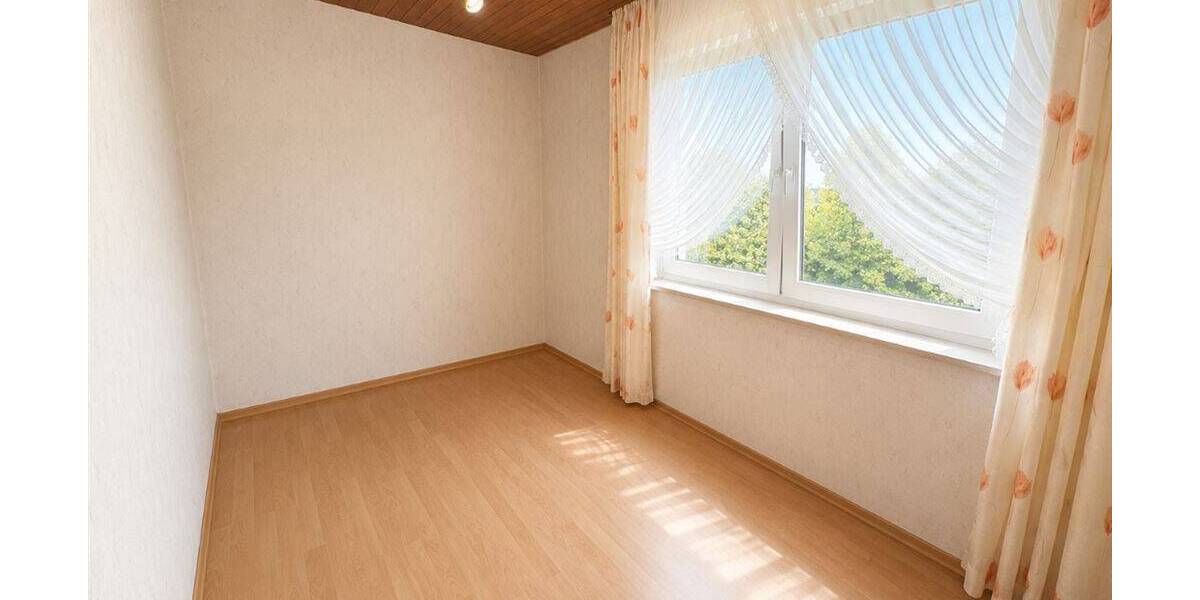 Mehrfamilienhaus, Wohnhaus Emden Petkum - 5 Zimmer, 93 m&sup2;, 240.000&euro; | Angebot:26594911