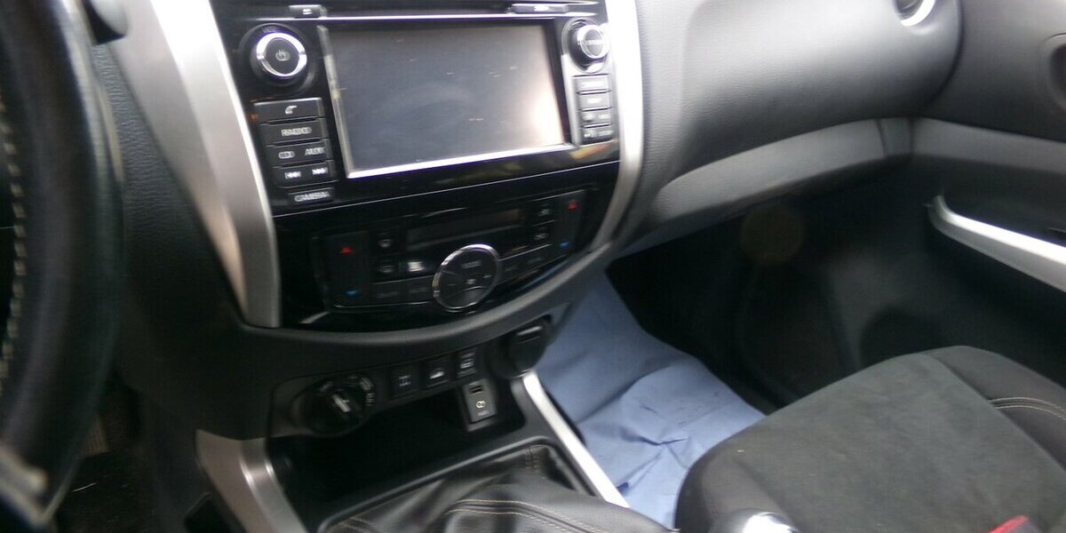 Nissan Navara 4x4 KLima AHK Navigation 129.856 km 17.777 &euro; Aurich 26607