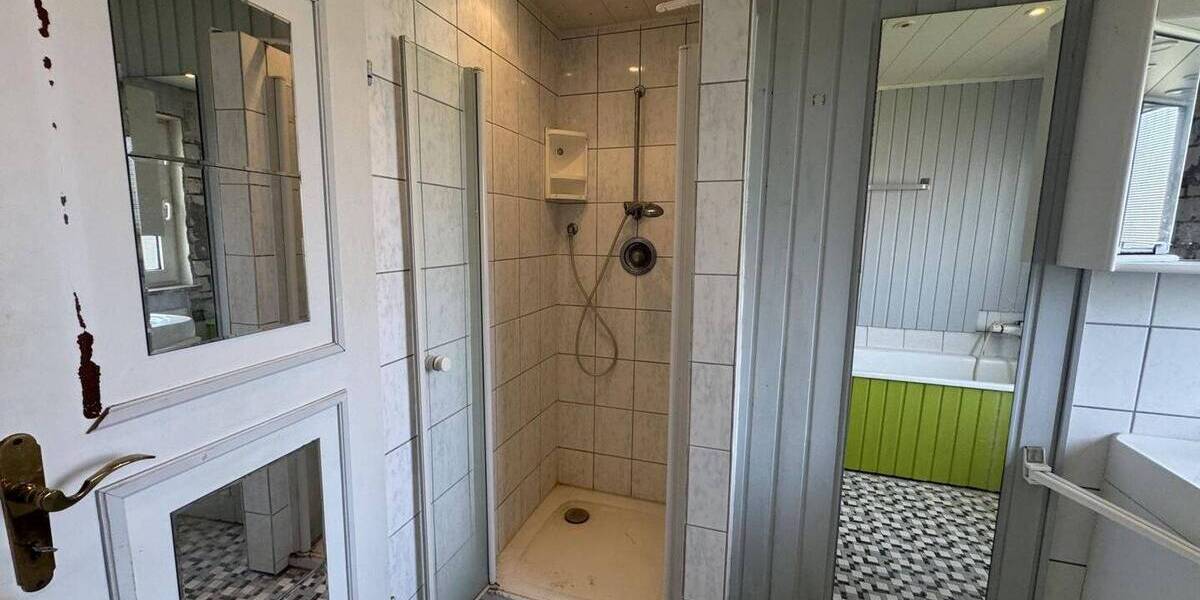 Mehrfamilienhaus, Wohnhaus Hage - 8 Zimmer, 246 m&sup2;, 238.000&euro; | Angebot:26712820
