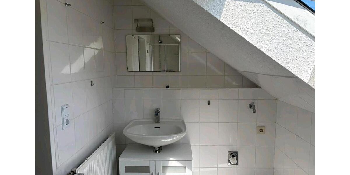 Dachgeschoßwohnung Moormerland - 3 Zimmer, 65 m&sup2;, 490&euro; | Angebot:26692409