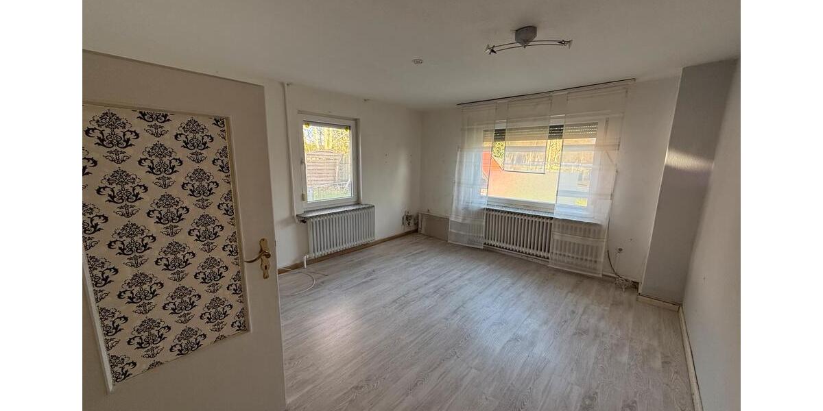 Etagenwohnung Weener - 5 Zimmer, 95 m&sup2;, 1.000&euro; | Angebot:25942354