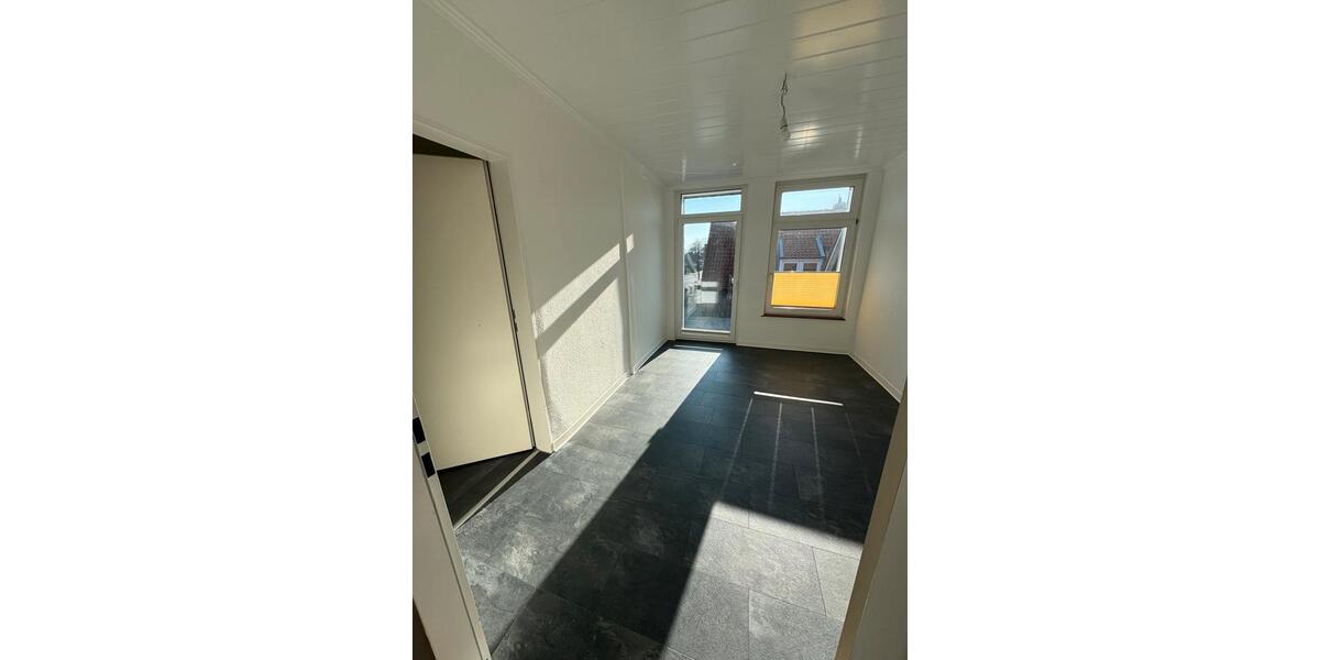 Dachgeschoßwohnung Aurich Egels und Wallinghausen - 5 Zimmer, 100 m&sup2;, 1.000&euro; | Angebot:25843949