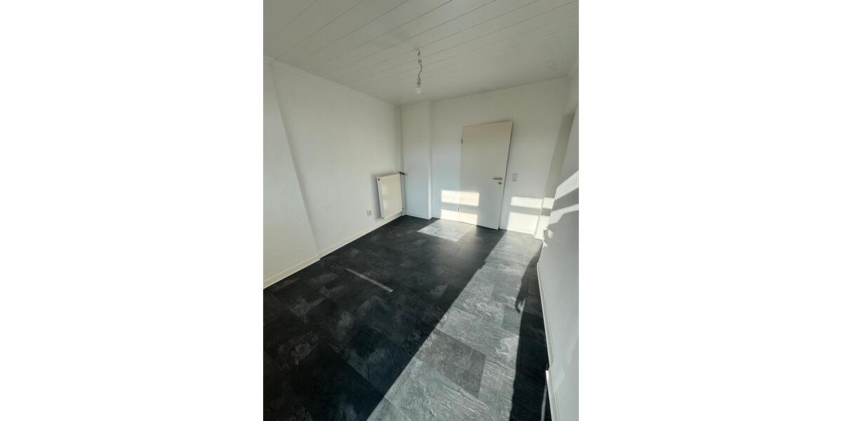 Dachgeschoßwohnung Aurich Egels und Wallinghausen - 5 Zimmer, 100 m&sup2;, 1.000&euro; | Angebot:25843949