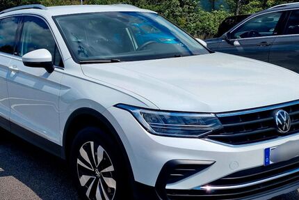 VW Tiguan 26.700 km 27.900 &euro; Emden 26721