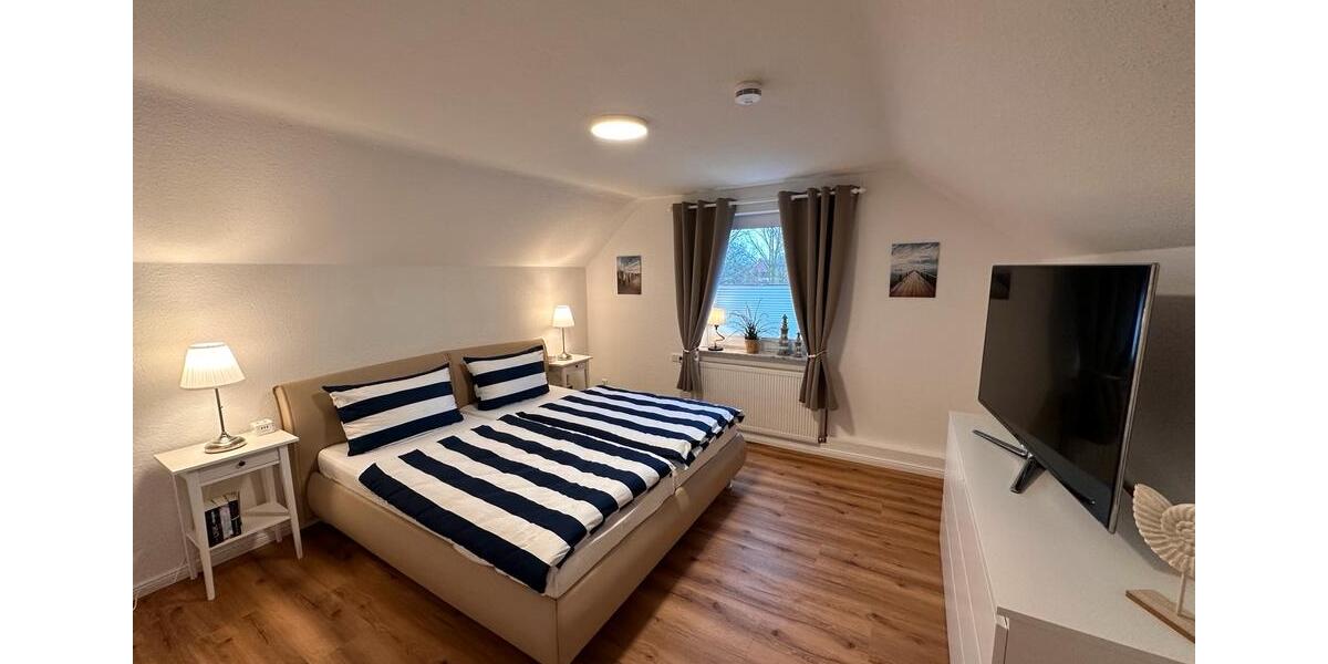 Dachgeschoßwohnung Emden Tholenswehr - 3 Zimmer, 100 m&sup2;, 1.250&euro; | Angebot:26641663