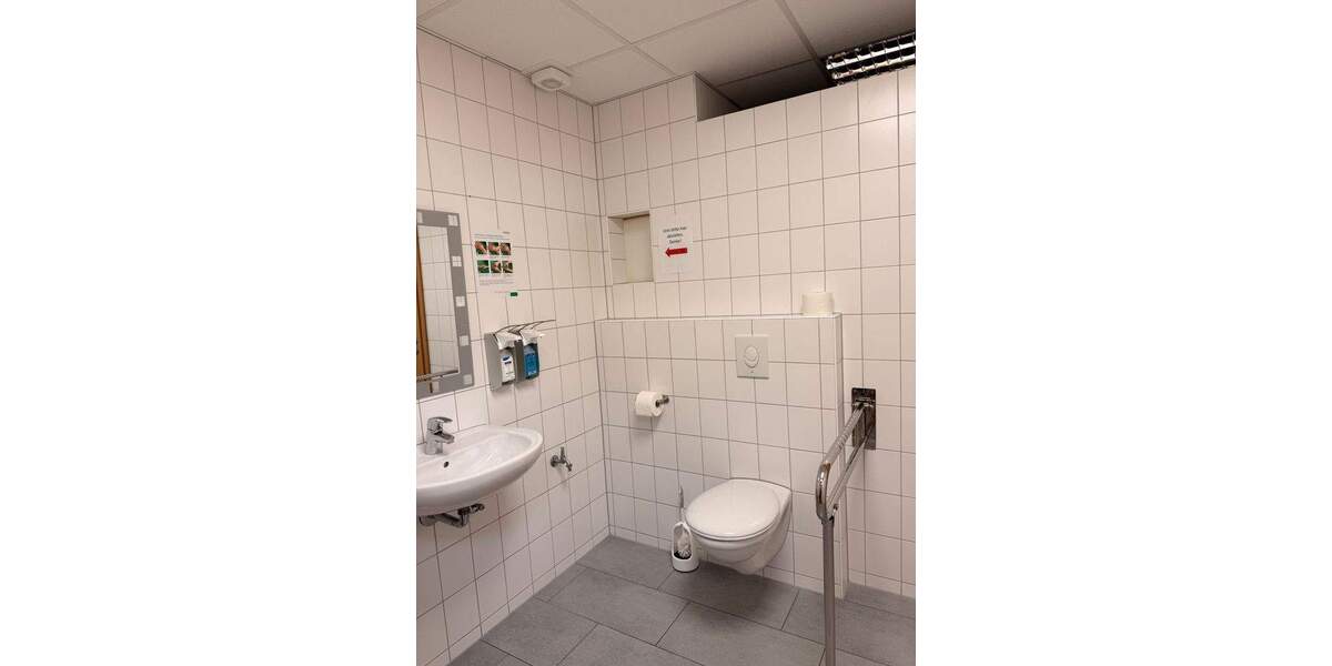 Gewerbeobjekt Südbrookmerland / Moordorf Moordorf - 5 Zimmer, 1.500&euro; | Angebot:25695439