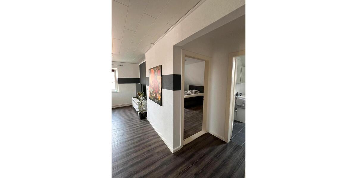 Dachgeschoßwohnung Emden Tholenswehr - 2 Zimmer, 50 m&sup2;, 1.100&euro; | Angebot:25455525