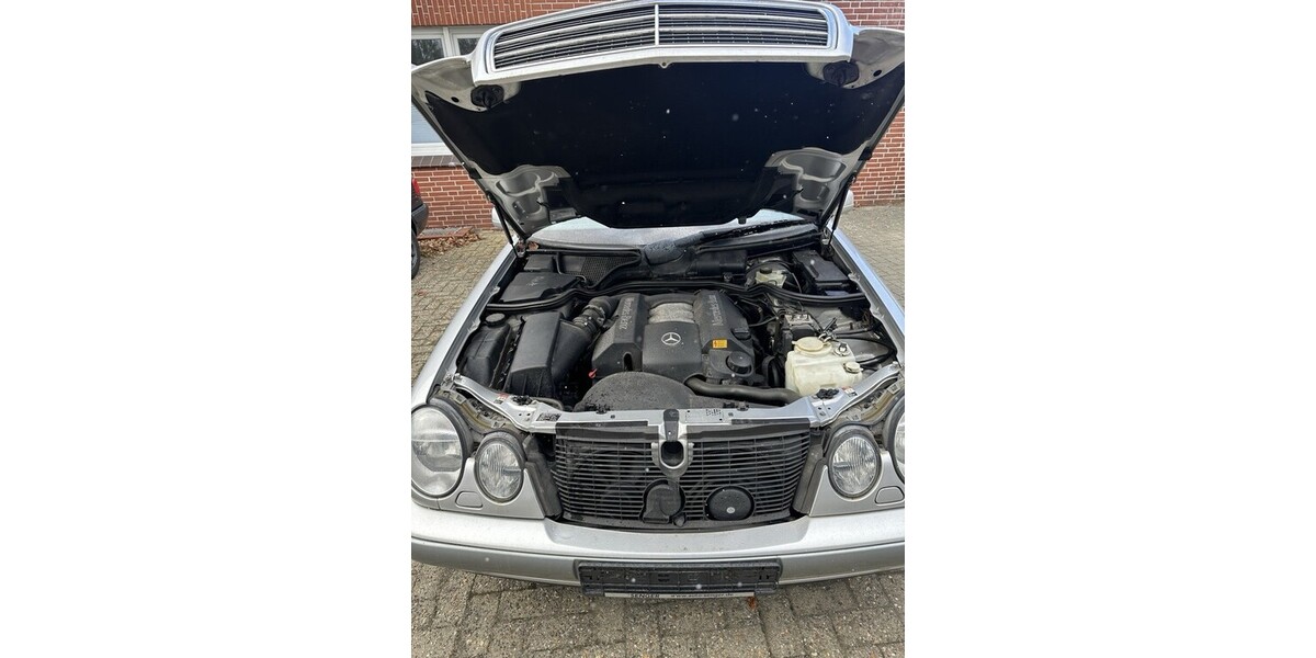 Mercedes-Benz 240 125.000 km 3.000 &euro; Aurich 26603