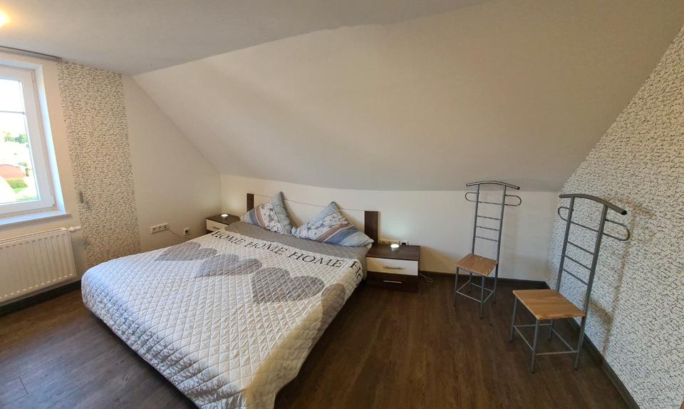 Dachgeschoßwohnung Aurich Georgsfeld und Tannenhausen - 3 Zimmer, 80 m&sup2;, 950&euro; | Angebot:25988502