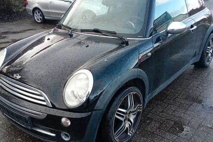 Mini ONE 195.000 km 780 &euro; Emden 26721