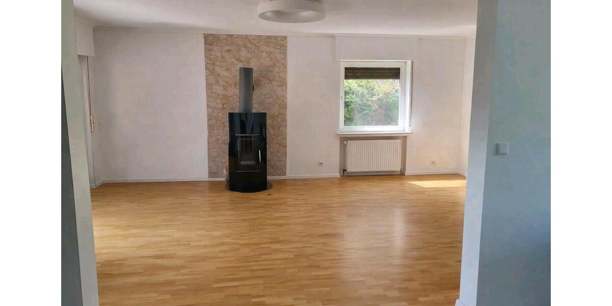 Erdgeschoßwohnung Leer (Ostfriesland) - 4 Zimmer, 130 m&sup2;, 1.100&euro; | Angebot:26705848