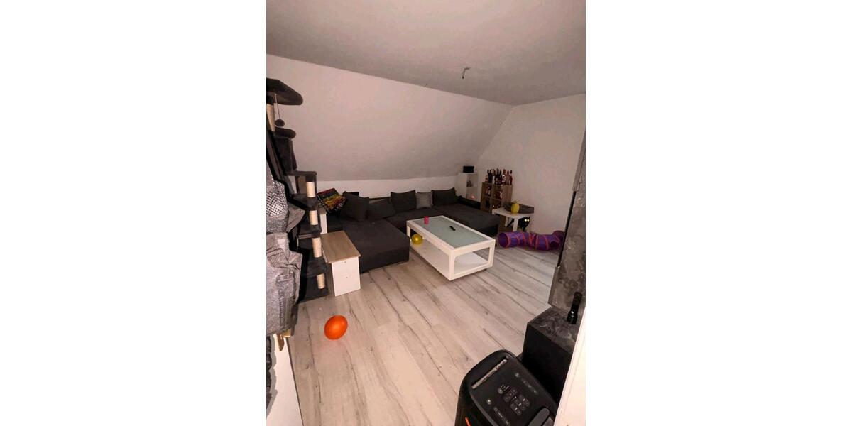 Dachgeschoßwohnung Emden Rysumer Landstraße - 3 Zimmer, 65 m&sup2;, 790&euro; | Angebot:25149292