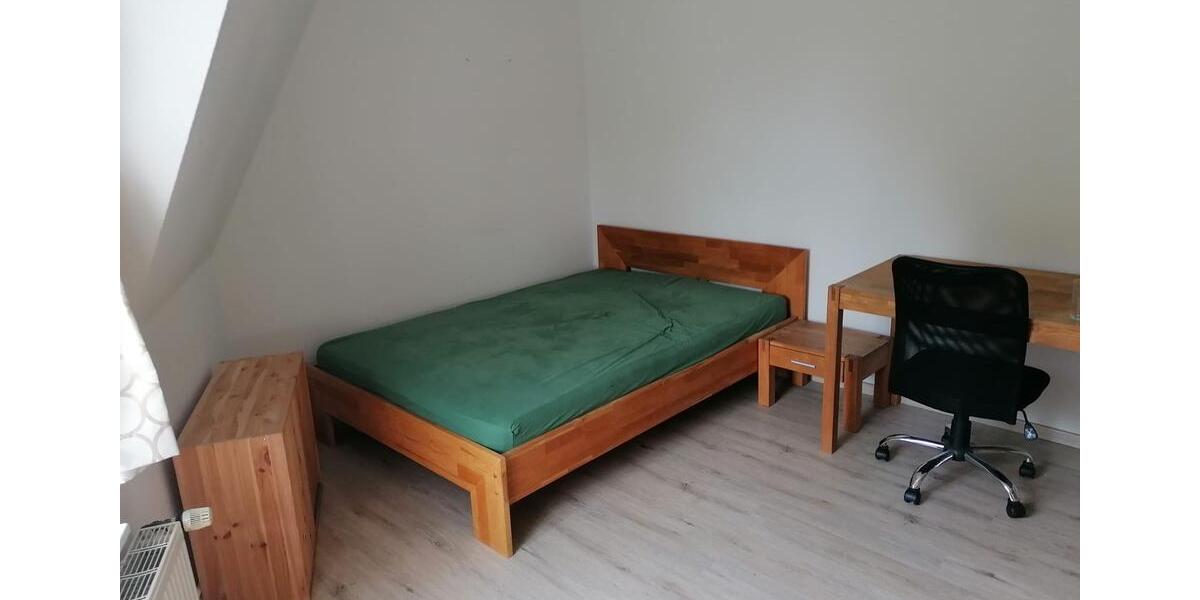 Dachgeschoßwohnung Leer (Ostfriesland) - 1 Zimmer, 17 m&sup2;, 550&euro; | Angebot:25300355