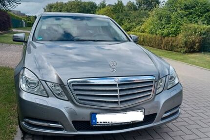 Mercedes-Benz E 300 222.000 km 9.500 &euro; Großheide 26532