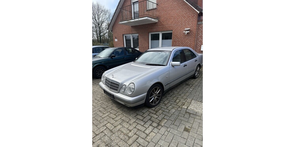 Mercedes-Benz 240 125.000 km 3.000 &euro; Aurich 26603