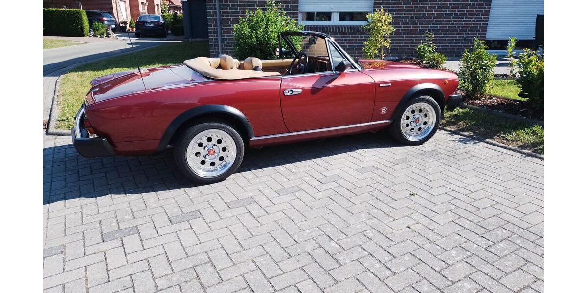 Fiat 124 Spider 68.500 km 39.500 &euro; Weener 26826