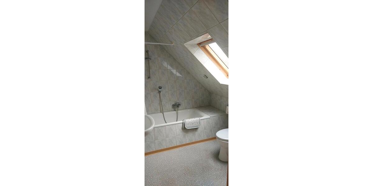 Dachgeschoßwohnung Norden - 2 Zimmer, 60 m&sup2;, 560&euro; | Angebot:26448320