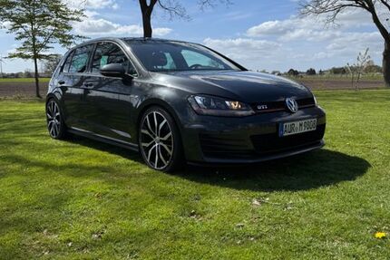 VW Golf 97.597 km 16.600 &euro; Großefehn 26629