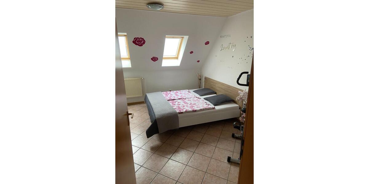 Dachgeschoßwohnung Westoverledingen - 5 Zimmer, 110 m&sup2;, 690&euro; | Angebot:23903881