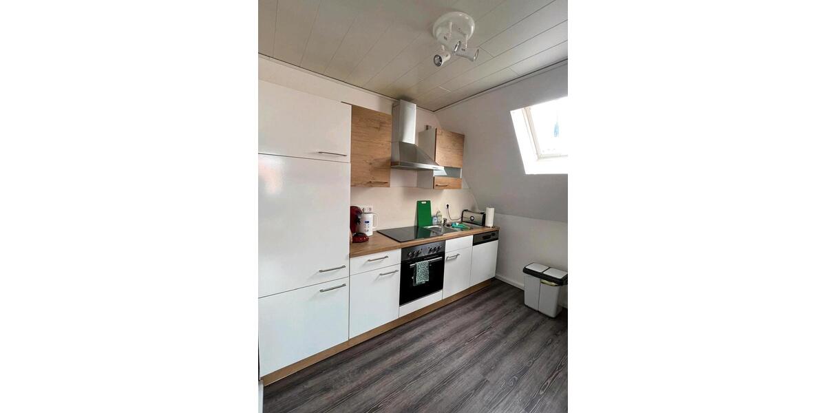 Dachgeschoßwohnung Emden Tholenswehr - 2 Zimmer, 50 m&sup2;, 1.100&euro; | Angebot:25455525