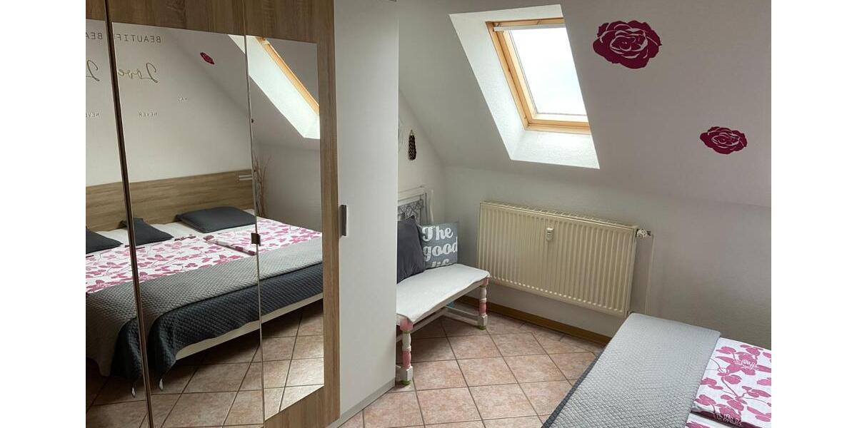 Dachgeschoßwohnung Westoverledingen - 5 Zimmer, 110 m&sup2;, 690&euro; | Angebot:23903881