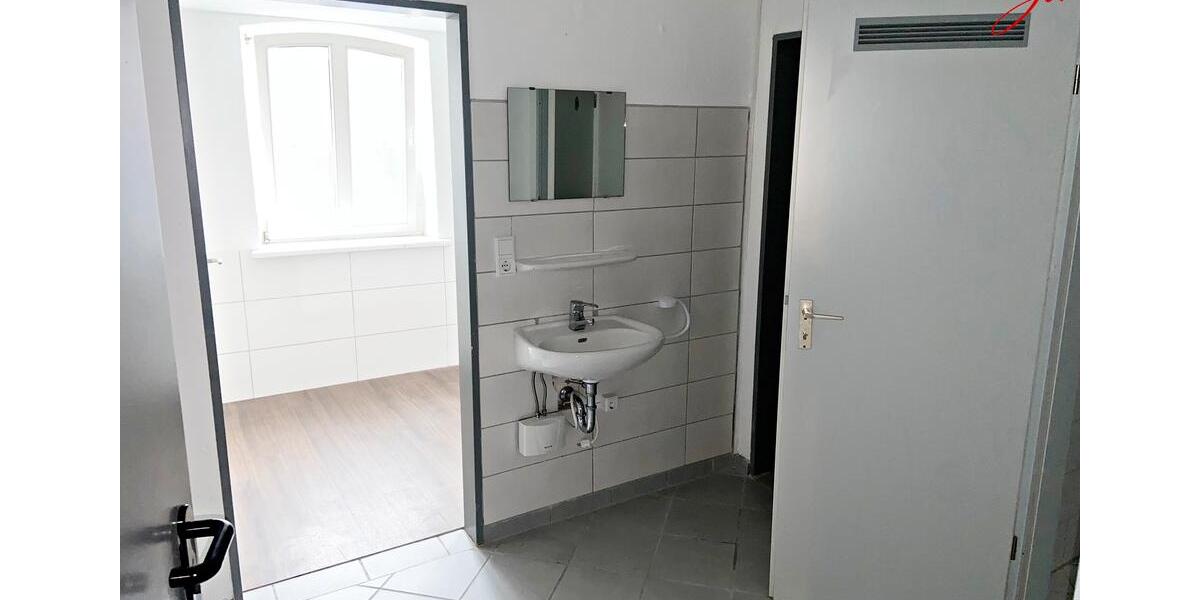 Etagenwohnung Aurich - 3 Zimmer, 120 m&sup2;, 800&euro; | Angebot:25649913