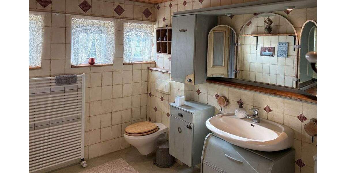 Bauernhaus, Landhaus Moormerland Boekzetelerfehn - 7 Zimmer, 152 m&sup2;, 259.000&euro; | Angebot:25700662