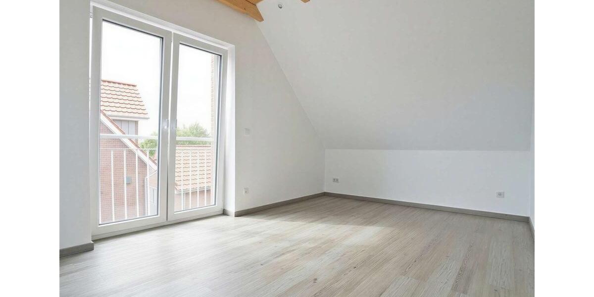 Dachgeschoßwohnung Norden - 2 Zimmer, 101 m&sup2;, 1.050&euro; | Angebot:25053329