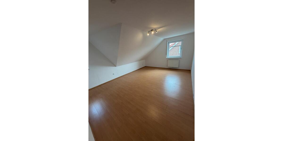 Dachgeschoßwohnung Westoverledingen - 3 Zimmer, 78 m&sup2;, 700&euro; | Angebot:26611284