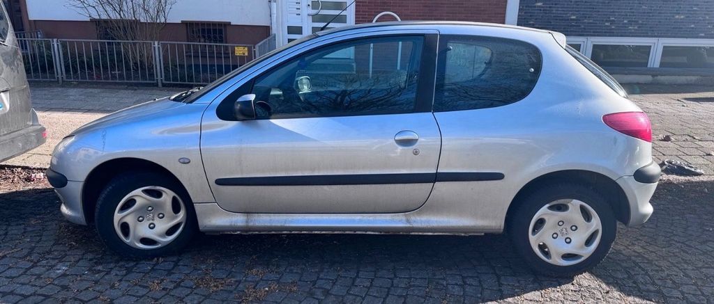 Peugeot 206 148.563 km 2.050 &euro; Aurich 26603