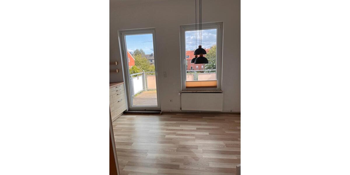 Etagenwohnung Emden - 5 Zimmer, 130 m&sup2;, 800&euro; | Angebot:26019066