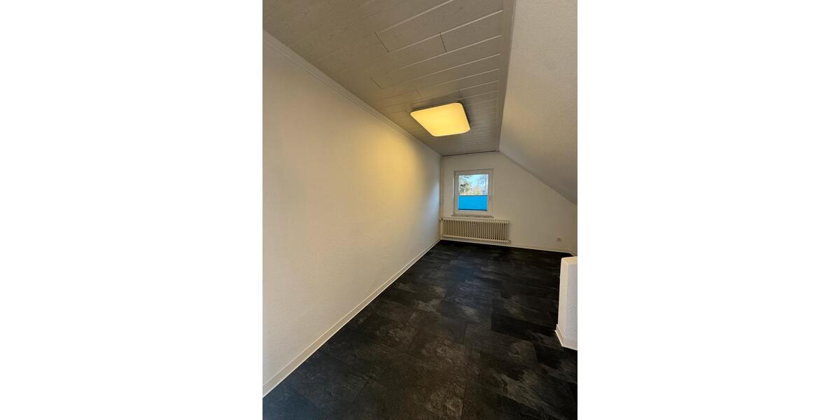 Dachgeschoßwohnung Aurich Egels und Wallinghausen - 5 Zimmer, 100 m&sup2;, 1.000&euro; | Angebot:25843949