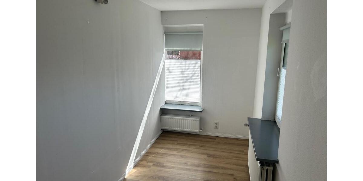 Erdgeschoßwohnung Norden - 5 Zimmer, 102 m&sup2;, 1.290&euro; | Angebot:26044858