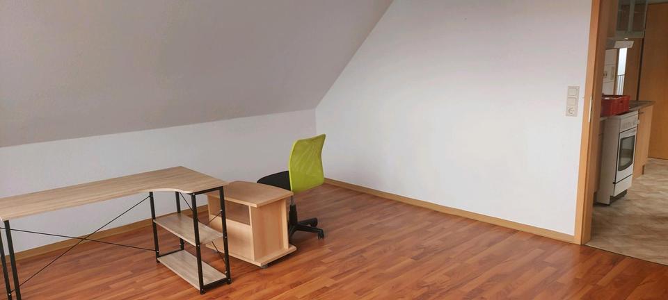 Dachgeschoßwohnung Norden - 2 Zimmer, 60 m&sup2;, 560&euro; | Angebot:26448320
